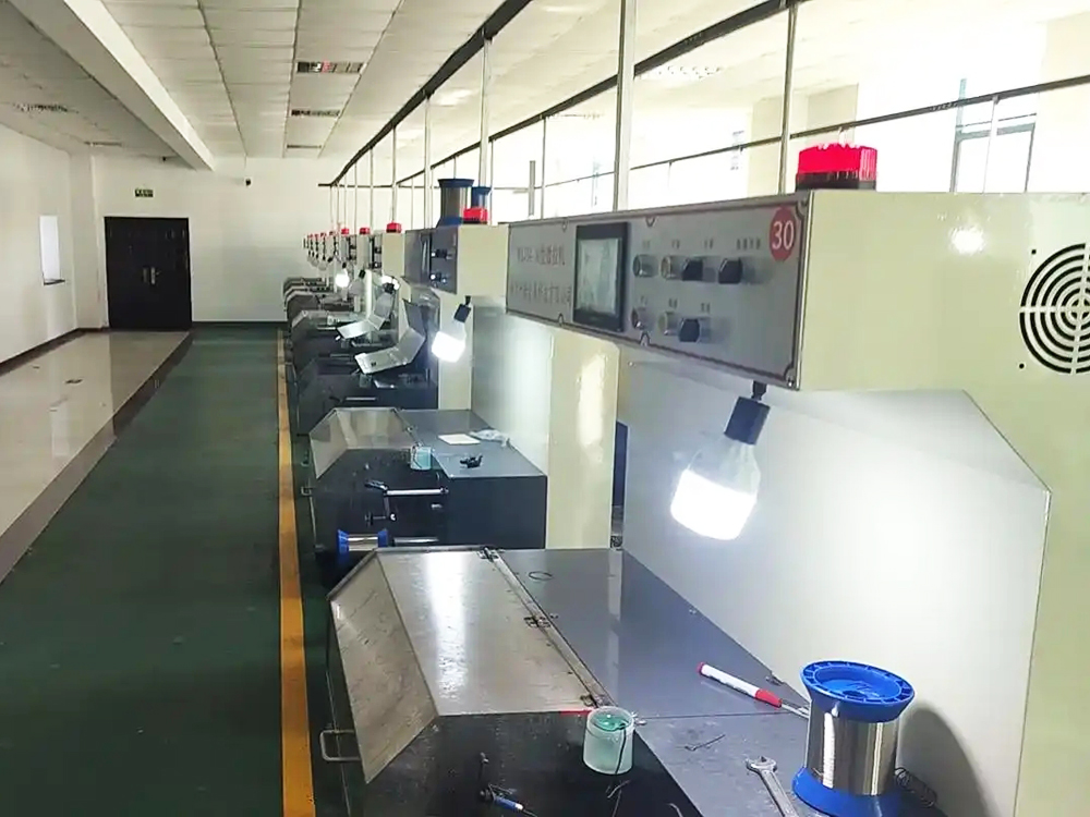 It is a powerful backing for spinning yarn factories and also the raw material for making anti cutting gloves